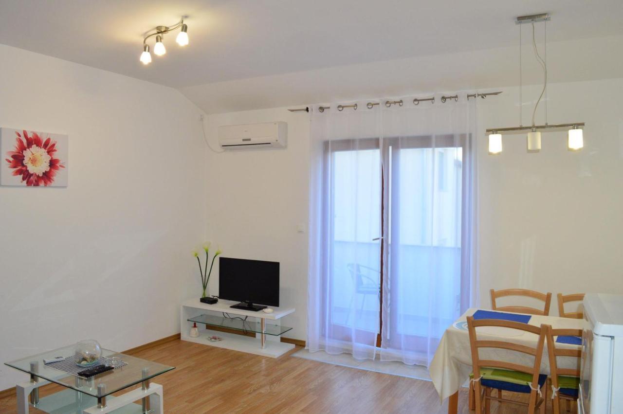 Apartments Vilim 迪斯诺 外观 照片